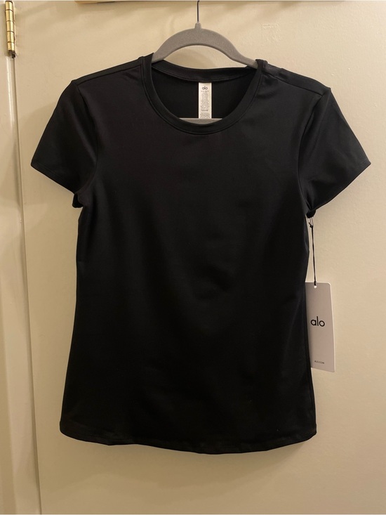 ALO Yoga Tops - ALO Yoga Women’s Black Short Sleeve Performance Tee